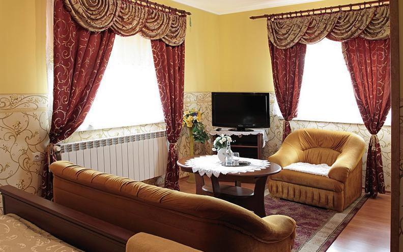 Hotel Mily Krosno Ngoại thất bức ảnh