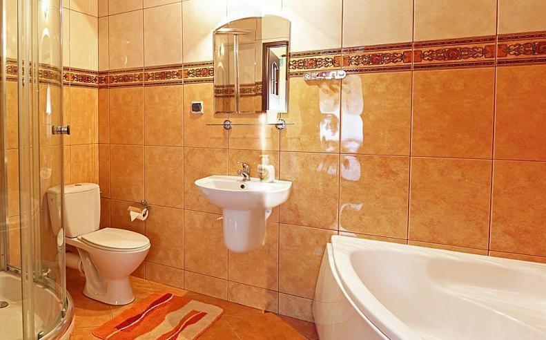 Hotel Mily Krosno Ngoại thất bức ảnh