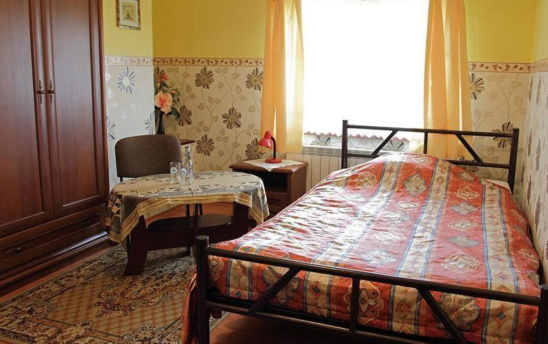 Hotel Mily Krosno Ngoại thất bức ảnh