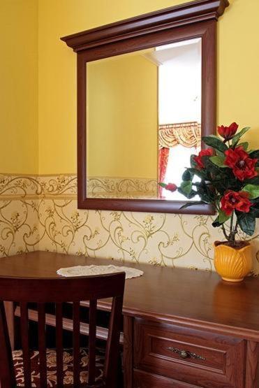 Hotel Mily Krosno Phòng bức ảnh