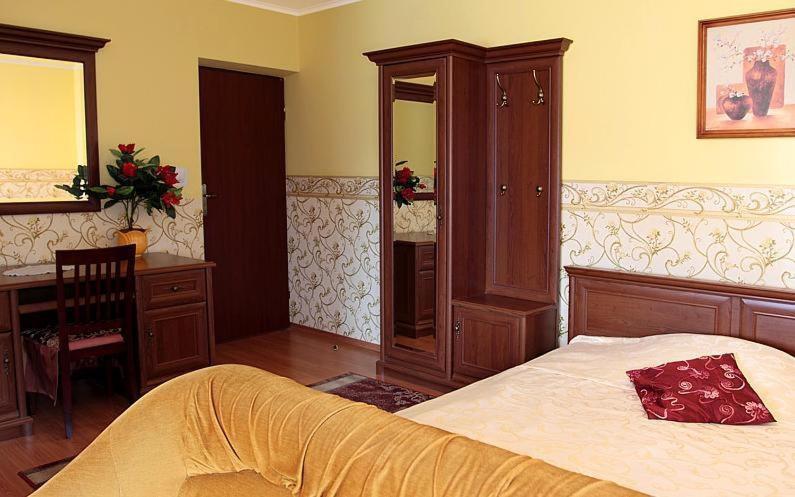 Hotel Mily Krosno Phòng bức ảnh