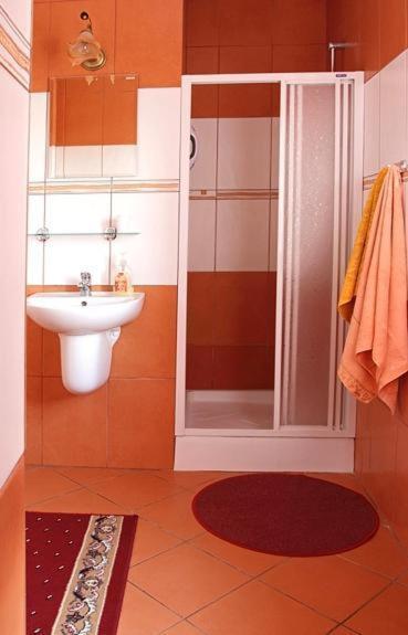 Hotel Mily Krosno Phòng bức ảnh