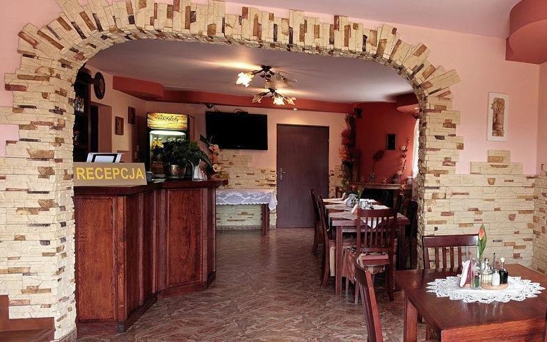 Hotel Mily Krosno Ngoại thất bức ảnh